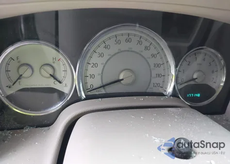 2008 Chrysler Aspen Limited z USA, uszkodzony, nr VIN 1A8HW58228F132571